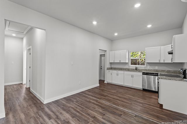 117 Magendie, San Antonio, TX 78210