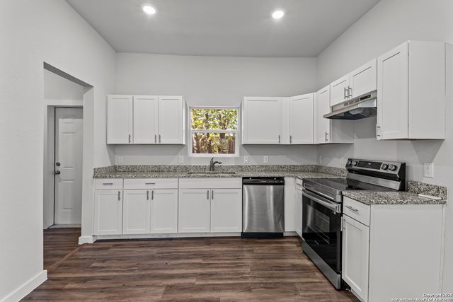 117 Magendie, San Antonio, TX 78210