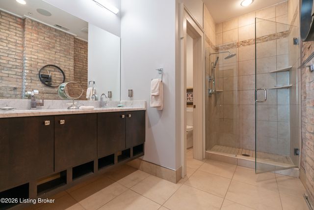 415 E Market St 201, Louisville, KY 40202