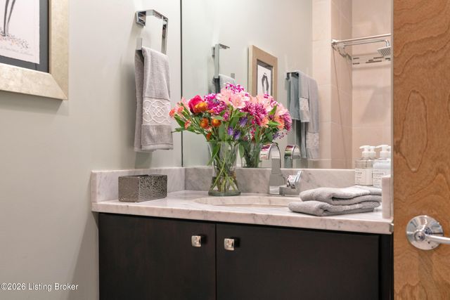 415 E Market St 201, Louisville, KY 40202