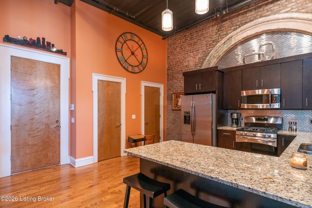 415 E Market St 201, Louisville, KY 40202