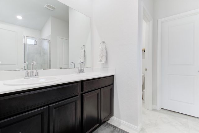 114 Creek Hollow DR, Hutto, TX 78634