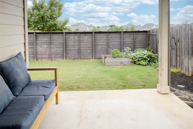 114 Creek Hollow DR, Hutto, TX 78634