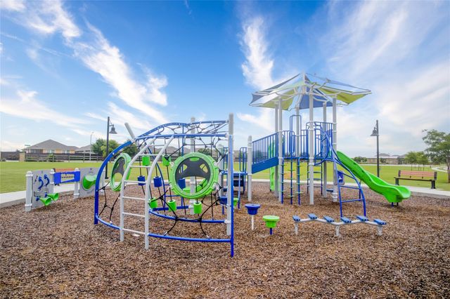114 Creek Hollow DR, Hutto, TX 78634