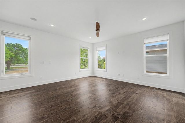 644 SW B Street, Bentonville, AR 72712