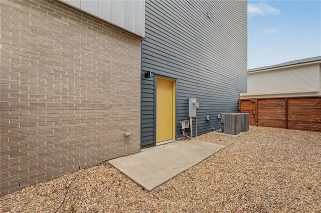 644 SW B Street, Bentonville, AR 72712
