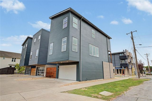 644 SW B Street, Bentonville, AR 72712