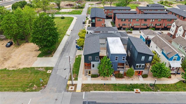 644 SW B Street, Bentonville, AR 72712