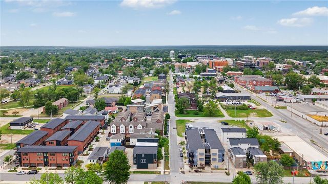 644 SW B Street, Bentonville, AR 72712