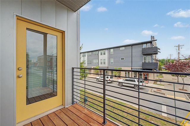 644 SW B Street, Bentonville, AR 72712