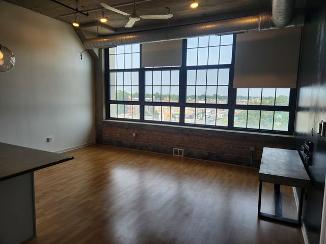 3963 W Belmont Avenue 422, Chicago, IL 60618