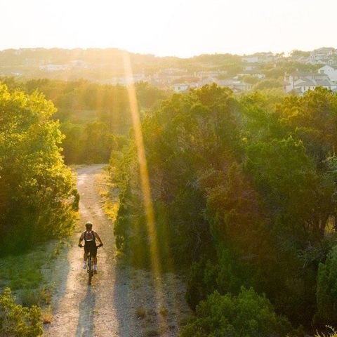 402 Sweet Grass LN, Austin, TX 78738