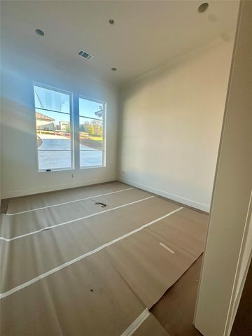 402 Sweet Grass LN, Austin, TX 78738