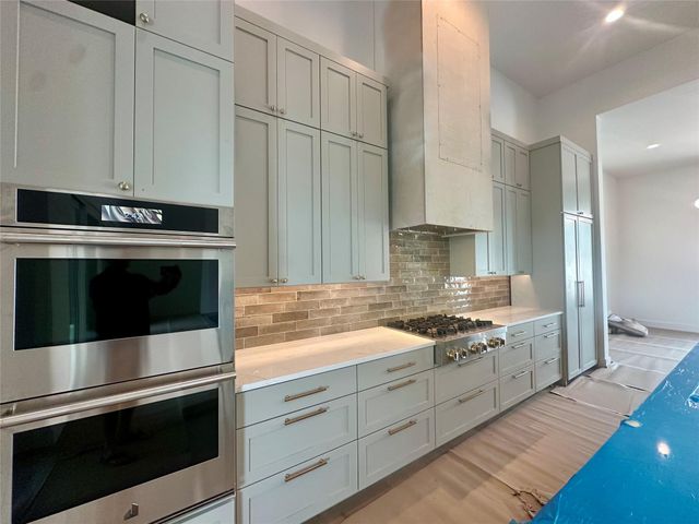 402 Sweet Grass LN, Austin, TX 78738