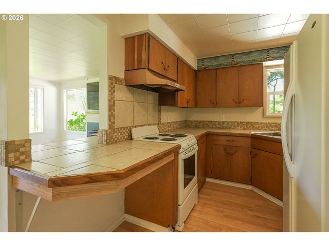 2835 Sw BREAKERS Dr, Waldport, OR 97394