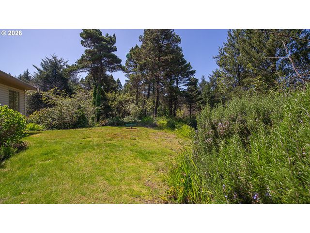 2835 Sw BREAKERS Dr, Waldport, OR 97394