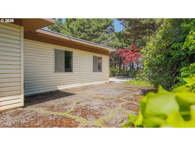 2835 Sw BREAKERS Dr, Waldport, OR 97394