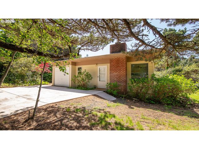 2835 Sw BREAKERS Dr, Waldport, OR 97394