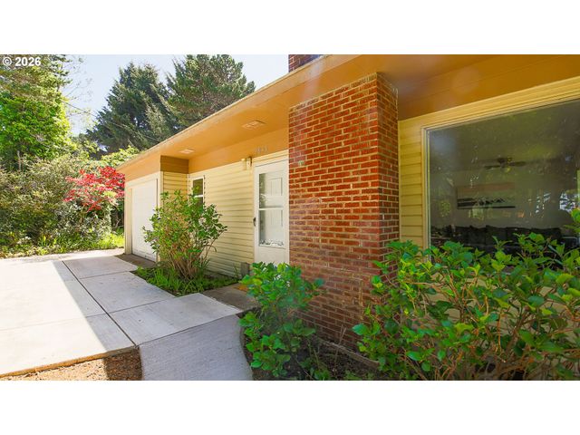 2835 Sw BREAKERS Dr, Waldport, OR 97394