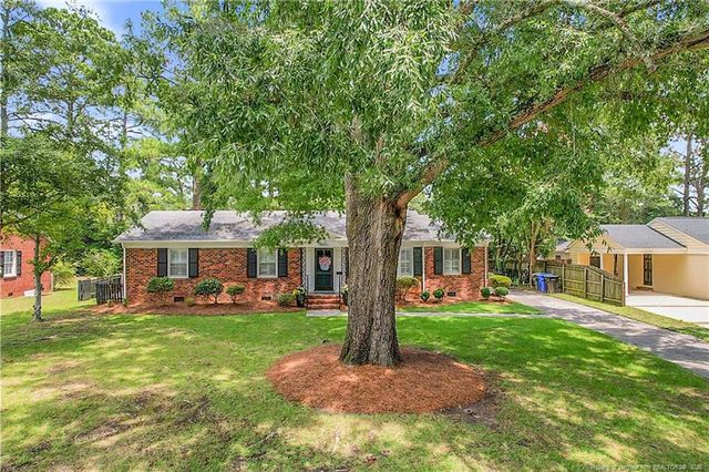 2610 Mirror Lake Drive, Fayetteville, NC 28303