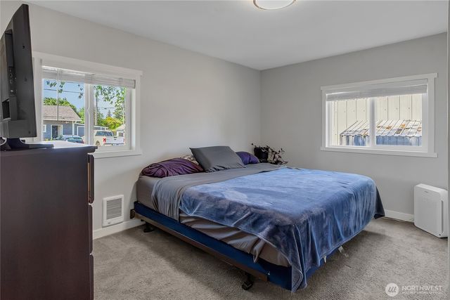1403 E 64th Street, Tacoma, WA 98404