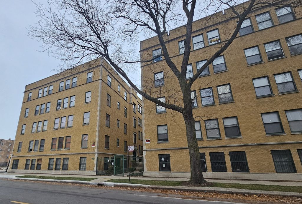 7203 S Yates Boulevard 1A, Chicago, IL 60649