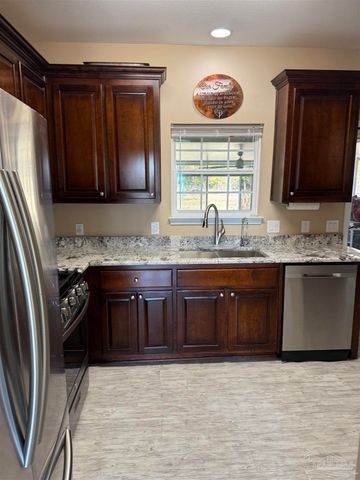 2460 New York St, Jay, FL 32565