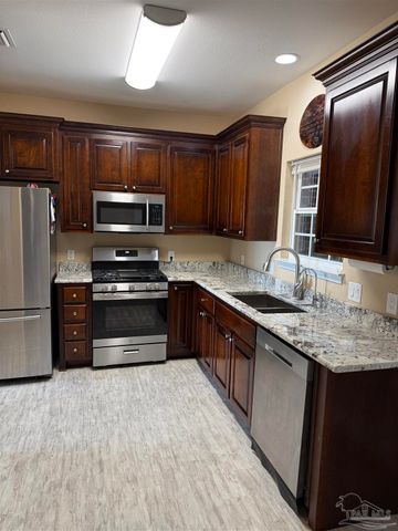 2460 New York St, Jay, FL 32565