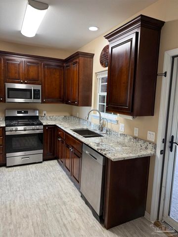2460 New York St, Jay, FL 32565
