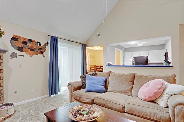 13825 W 58th Terrace 6, Shawnee, KS 66216