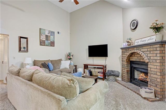 13825 W 58th Terrace 6, Shawnee, KS 66216