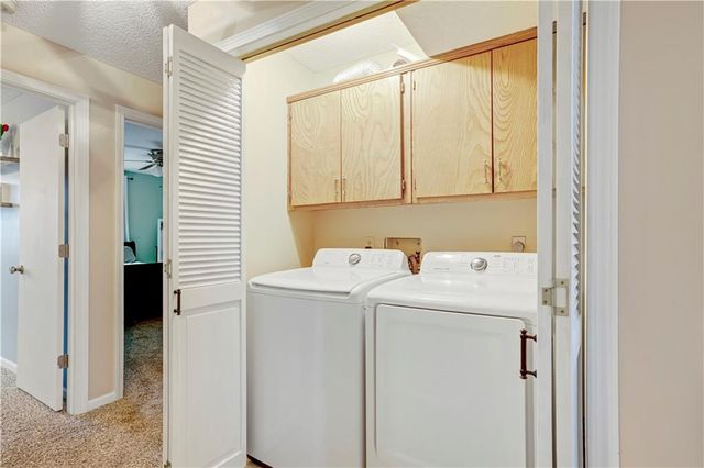 13825 W 58th Terrace 6, Shawnee, KS 66216