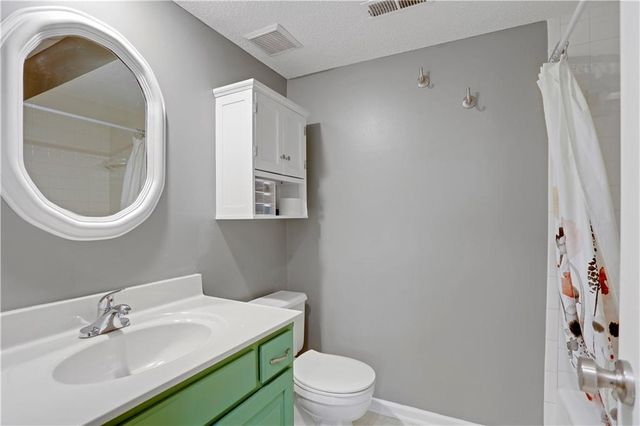 13825 W 58th Terrace 6, Shawnee, KS 66216