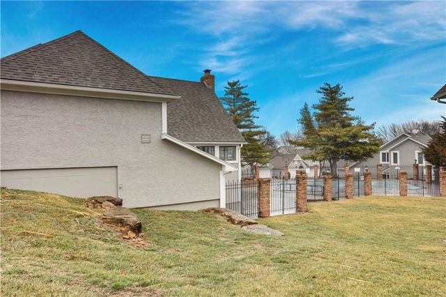 13825 W 58th Terrace 6, Shawnee, KS 66216