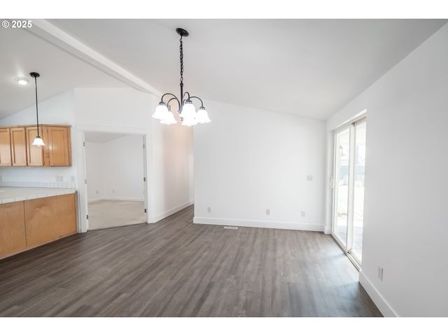 5318 BRIDGEWATER Dr, Eugene, OR 97402
