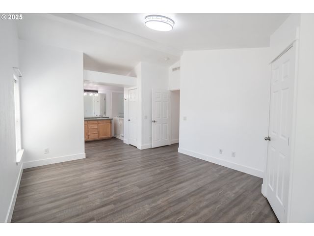 5318 BRIDGEWATER Dr, Eugene, OR 97402