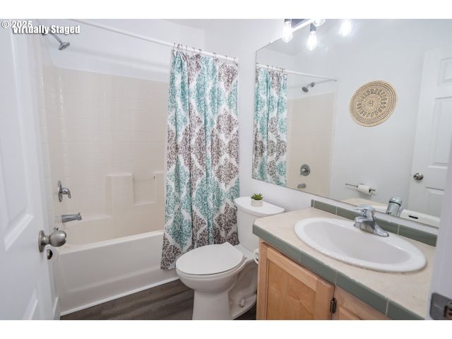 5318 BRIDGEWATER Dr, Eugene, OR 97402