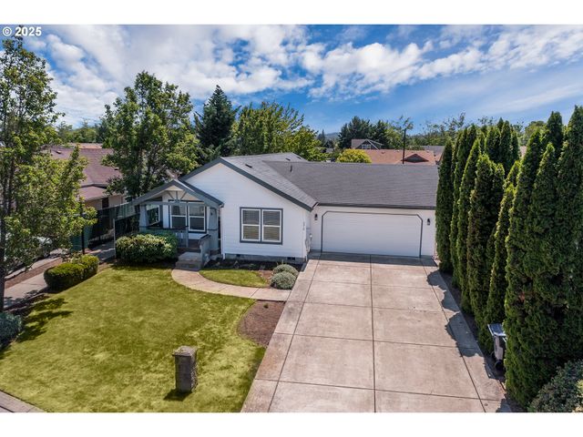 5318 BRIDGEWATER Dr, Eugene, OR 97402