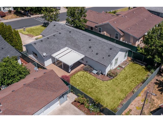 5318 BRIDGEWATER Dr, Eugene, OR 97402