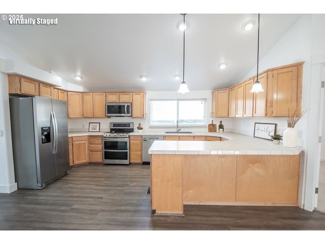 5318 BRIDGEWATER Dr, Eugene, OR 97402
