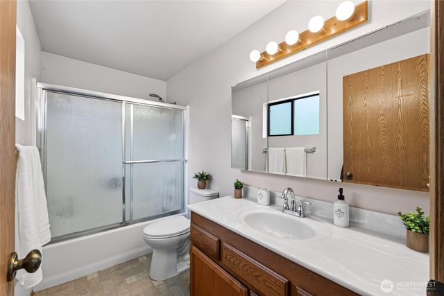 18604 73rd Street E, Bonney Lake, WA 98391