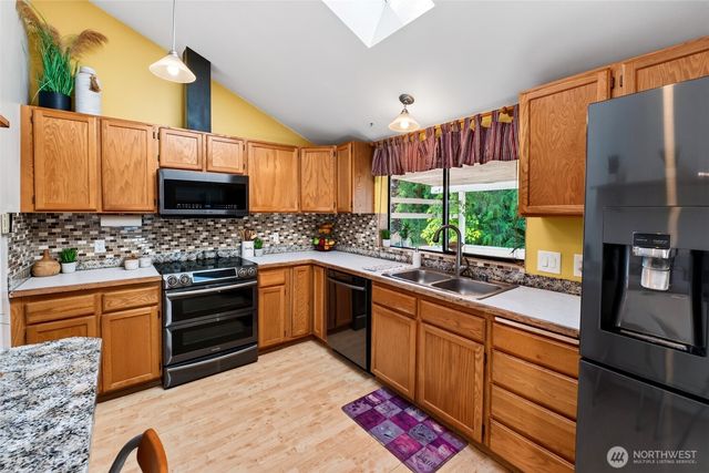 18604 73rd Street E, Bonney Lake, WA 98391
