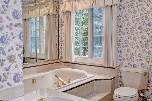 116 Cove Point LN, Williamsburg, VA 23185