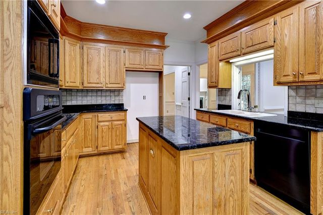 116 Cove Point LN, Williamsburg, VA 23185