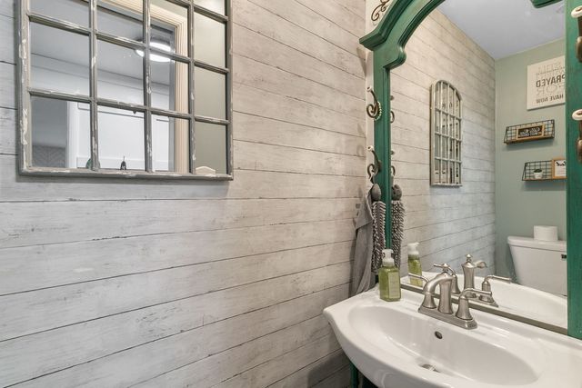 11345 S BELL Avenue, Chicago, IL 60643