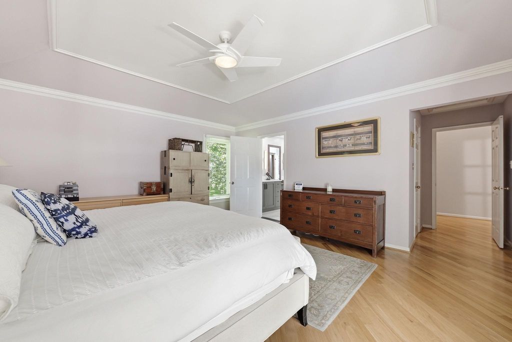 Image 22 of property listing at 7512 RAMBLING RIDGE DR, Fairfax Station, VA 22039