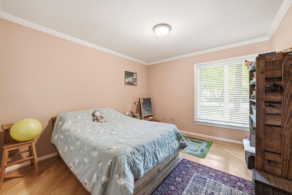 Image 26 of property listing at 7512 RAMBLING RIDGE DR, Fairfax Station, VA 22039