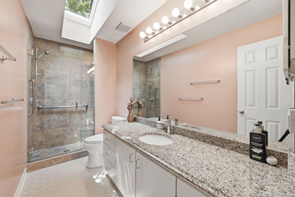 Image 28 of property listing at 7512 RAMBLING RIDGE DR, Fairfax Station, VA 22039