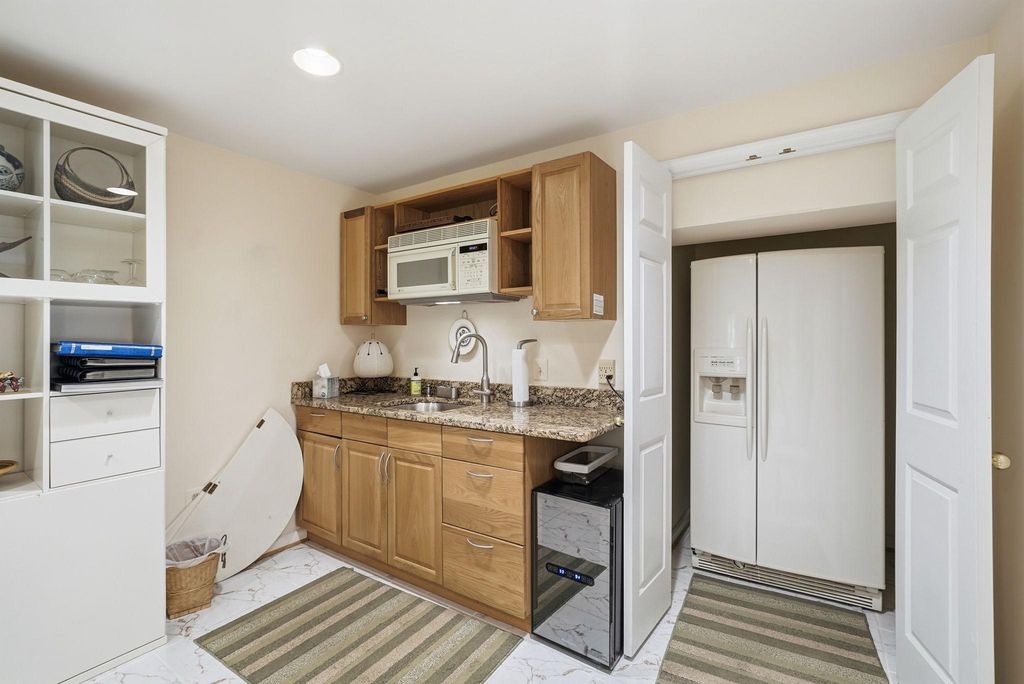 Image 38 of property listing at 7512 RAMBLING RIDGE DR, Fairfax Station, VA 22039