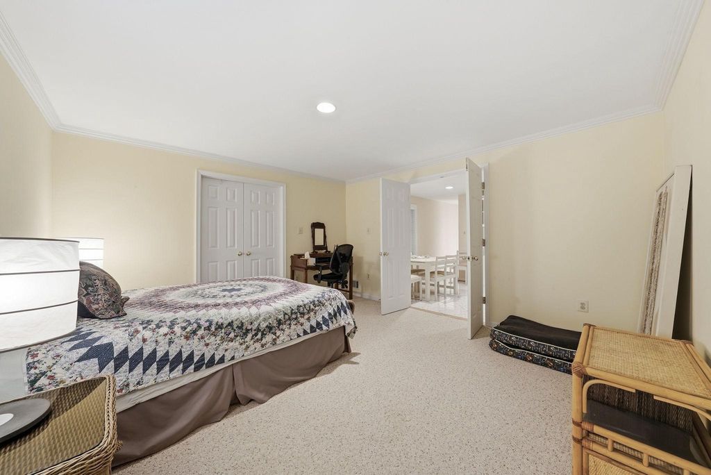 Image 40 of property listing at 7512 RAMBLING RIDGE DR, Fairfax Station, VA 22039